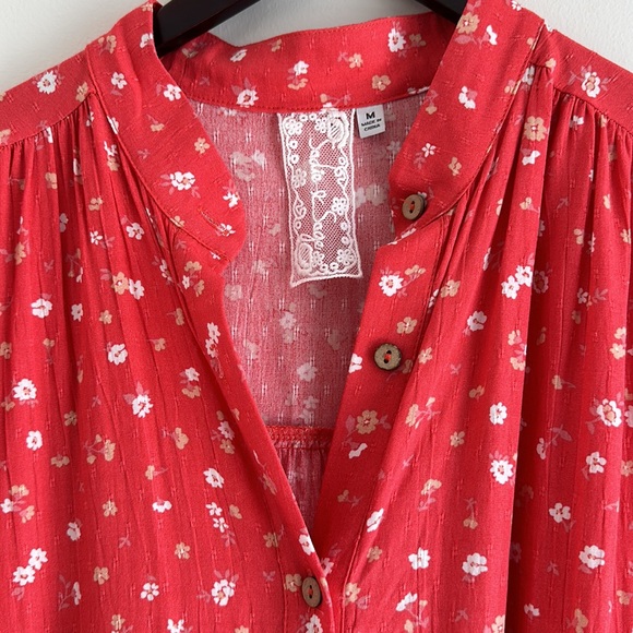 SADIE & SAGE | Long V-Neck Floral Dress with Belt and Pockets - Picture 4 of 10